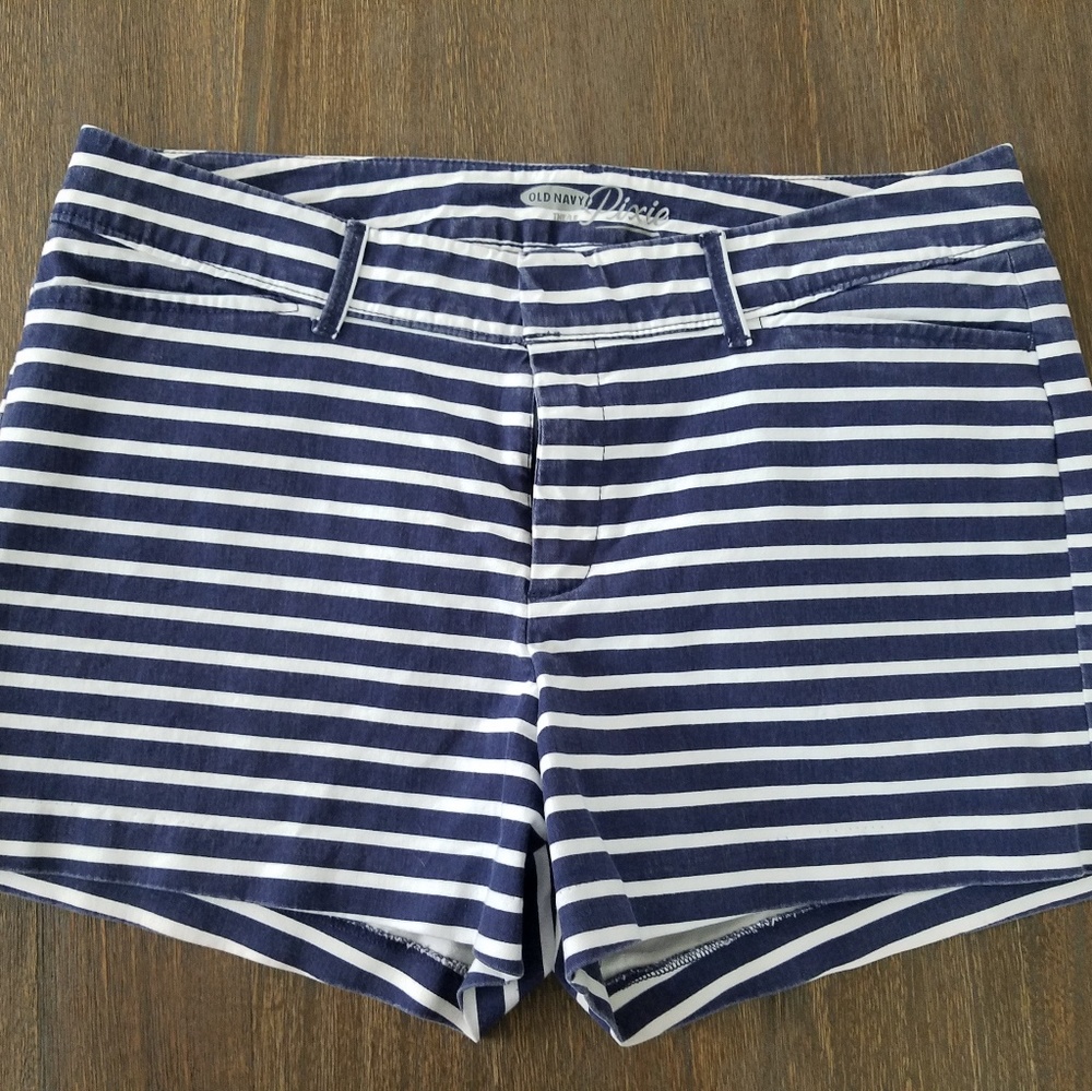 Old Navy Pixie blue white stripe short